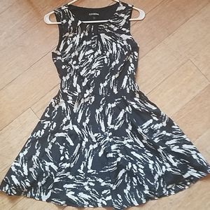 Express Sleeveless Black and White Dress Size 0